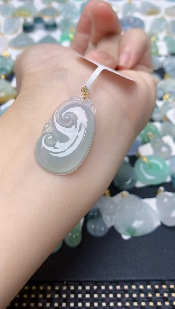 颈饰18K金镶嵌翡翠天然缅甸A货翡翠