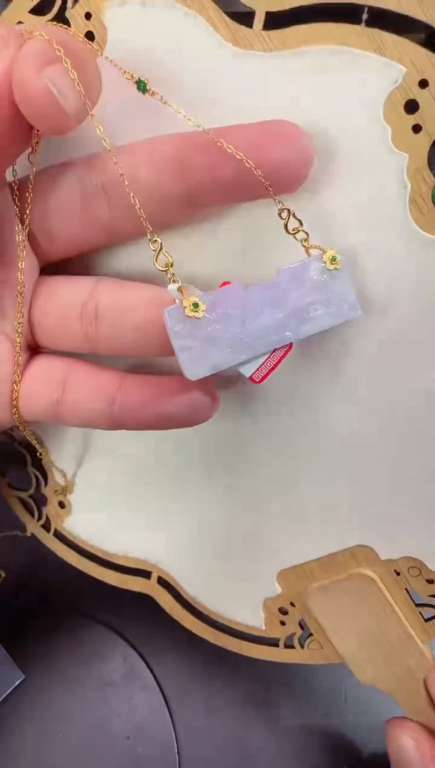 【闪购商品】翡翠颈饰未镶嵌牌子