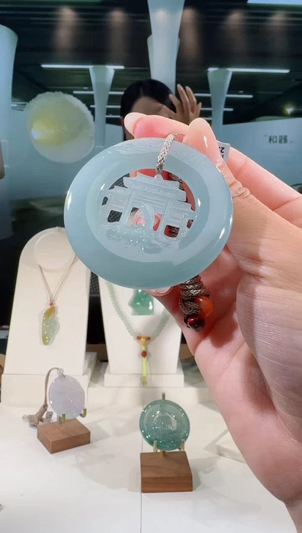 翡翠未镶嵌吊坠(不含链)鱼跃龙门