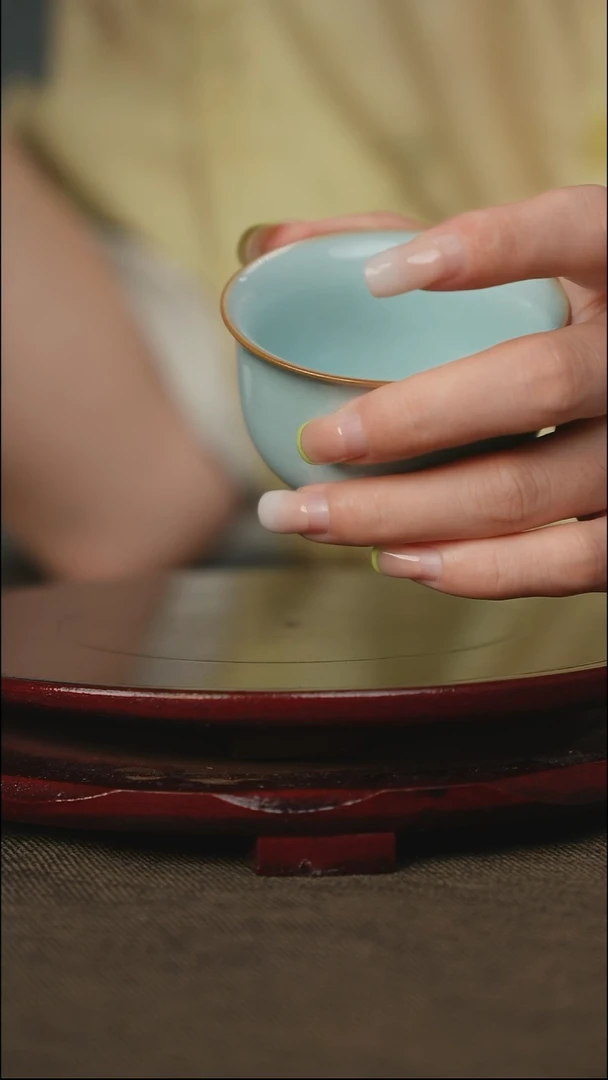 压手杯 带底款 亮面