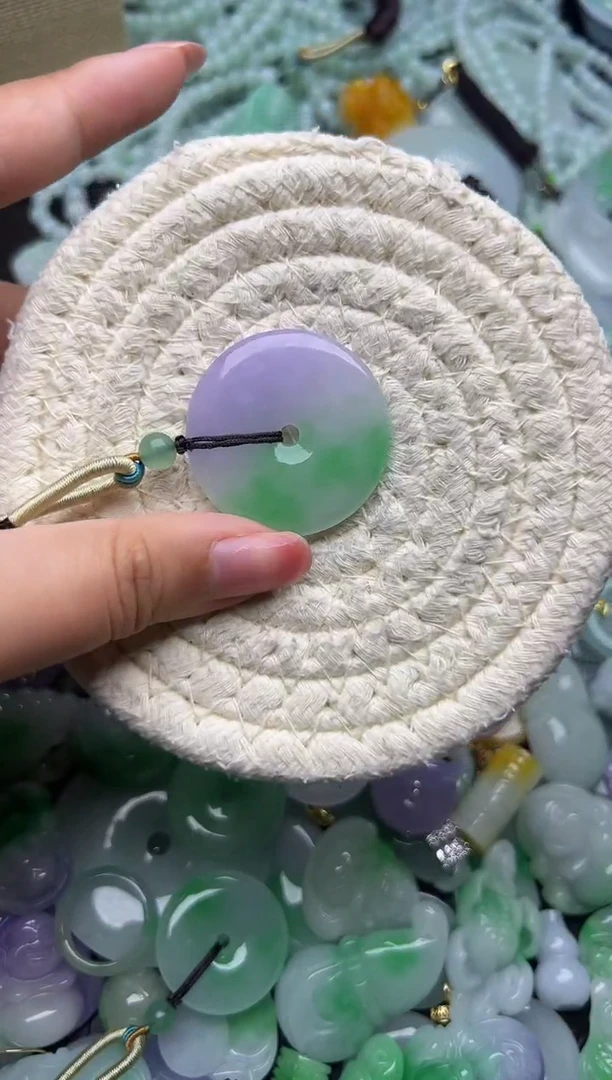 翡翠未镶嵌颈饰天然缅甸翡翠吊坠