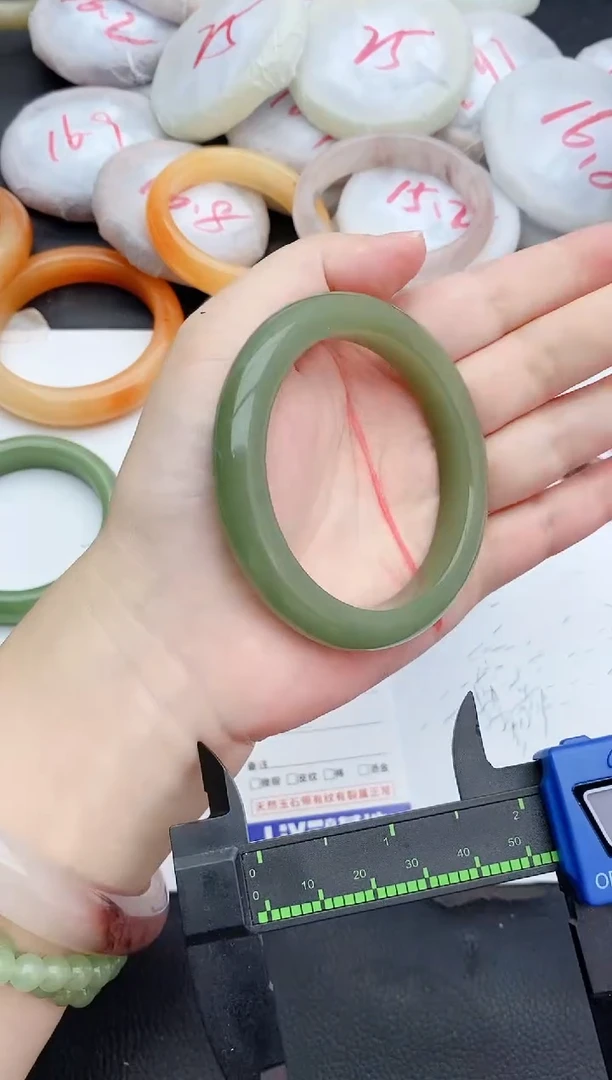 石英质玉手镯未镶嵌167+56.9