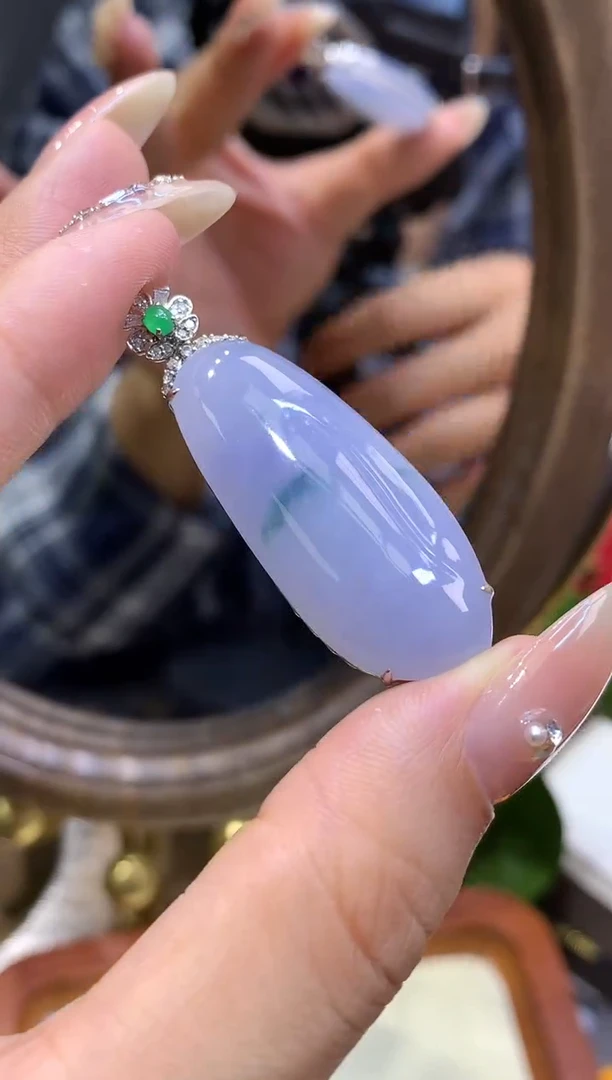 18K金镶嵌挂件翡翠福瓜