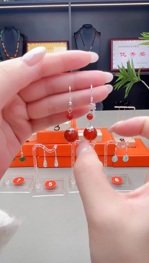 未镶嵌耳钉玛瑙/玉髓409