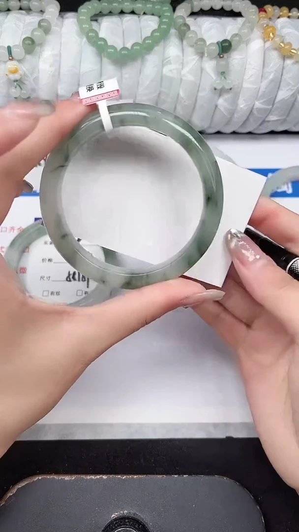 未镶嵌手镯石英质玉130-58/59