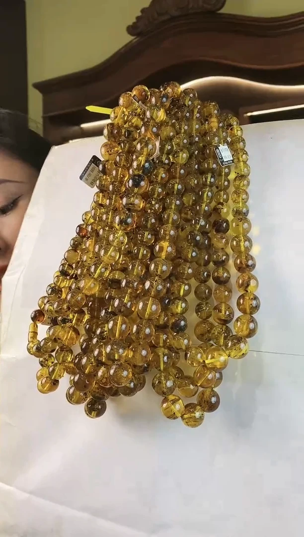 未镶嵌颈饰琥珀多样性发一