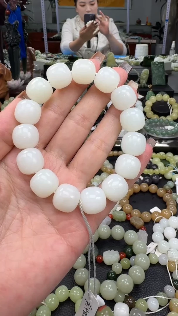未镶嵌手链和田玉新疆且末金山白玉卡15
