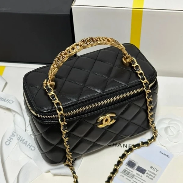 全新未使用 Chanel/香奈儿 【小花念念】双C水钻手柄长盒包镜子黑色