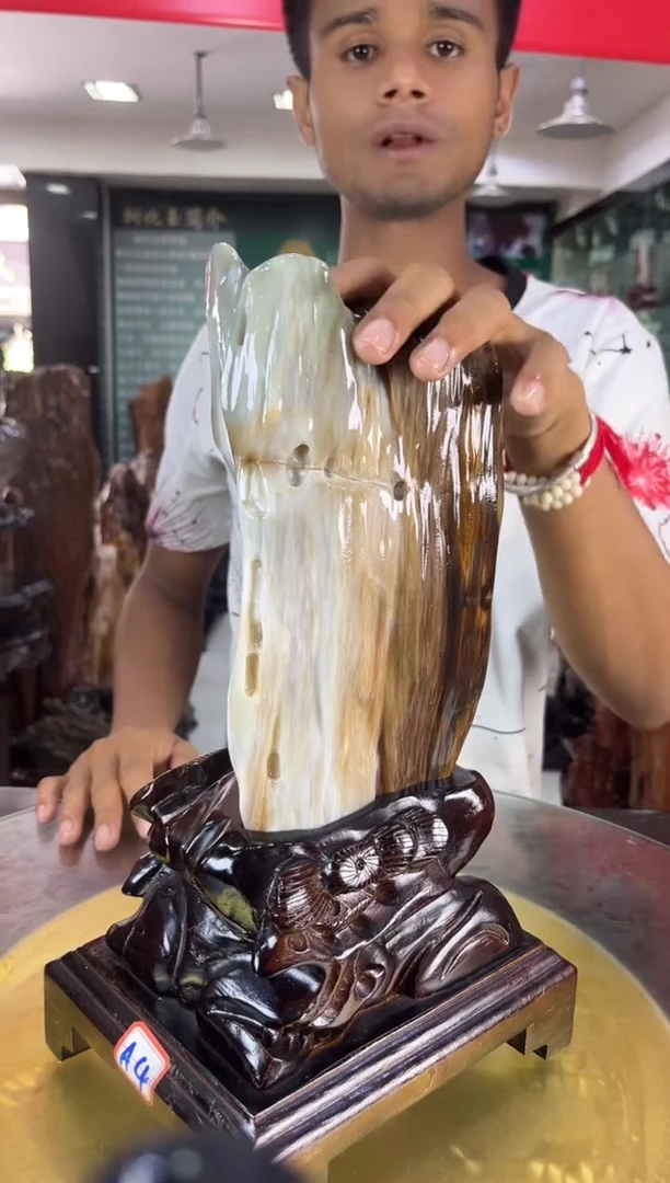 缅甸天然树化玉摆件