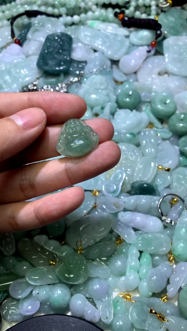 颈饰未镶嵌翡翠㶡*佛公