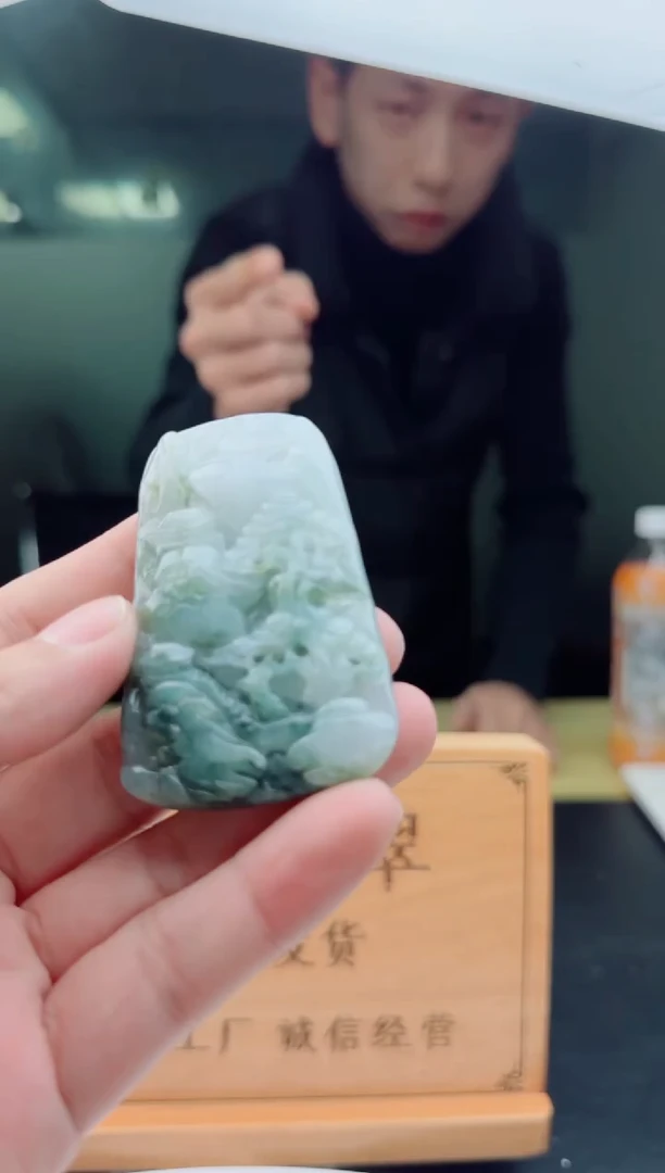 【闪购商品】翡翠颈饰未镶嵌111111111