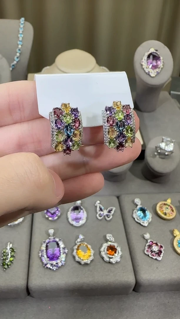 银S925镶嵌耳饰水晶12mm多彩宝耳扣高级款