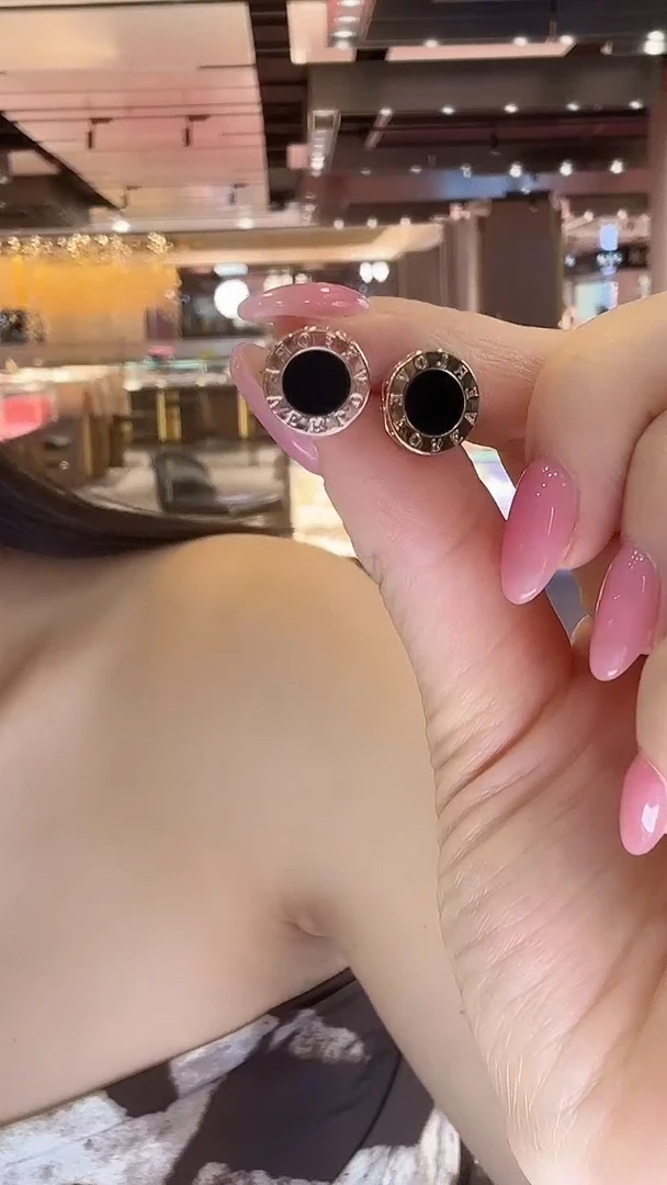 18K金镶嵌耳钉玛瑙/玉髓耳钉