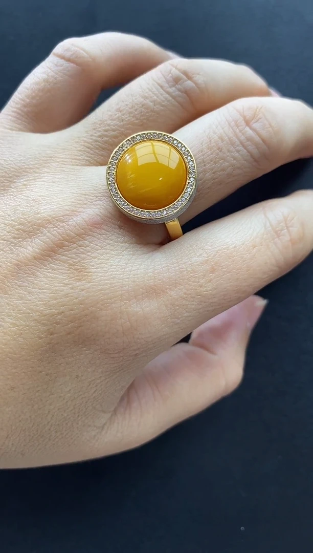 裸石琥珀未镶嵌戒指