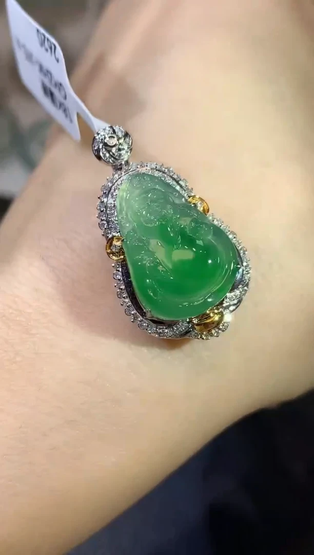 【闪购商品】翡翠吊坠(不含链)18K金镶嵌D14