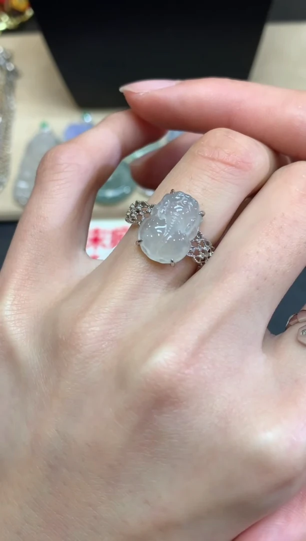 【闪购商品】翡翠戒指18K金镶嵌貔貅【无服务费】