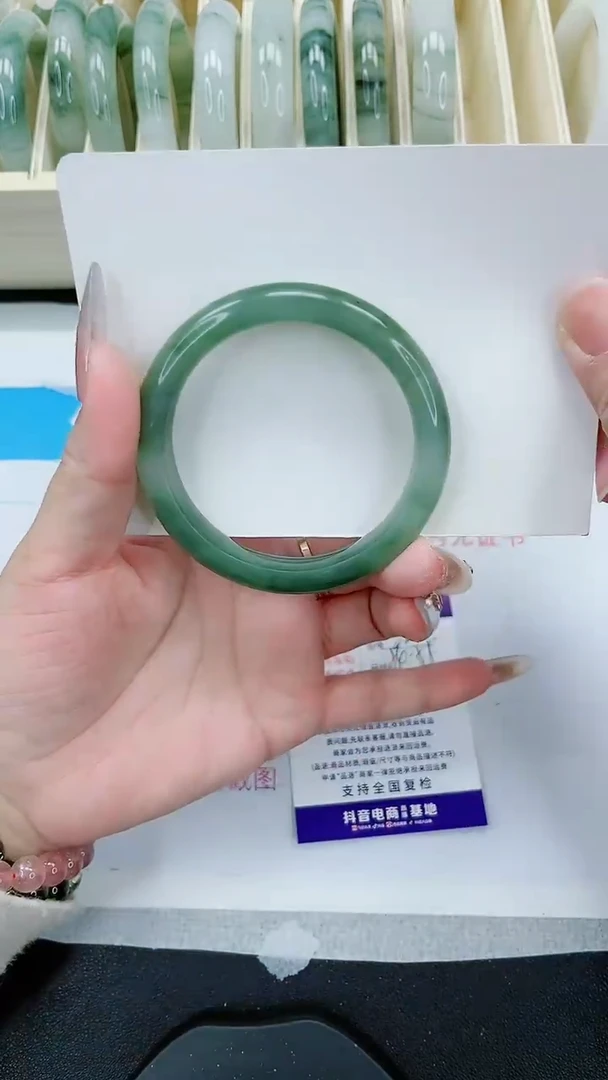 【闪购商品】石英质玉手镯未镶嵌220号/54-55圈