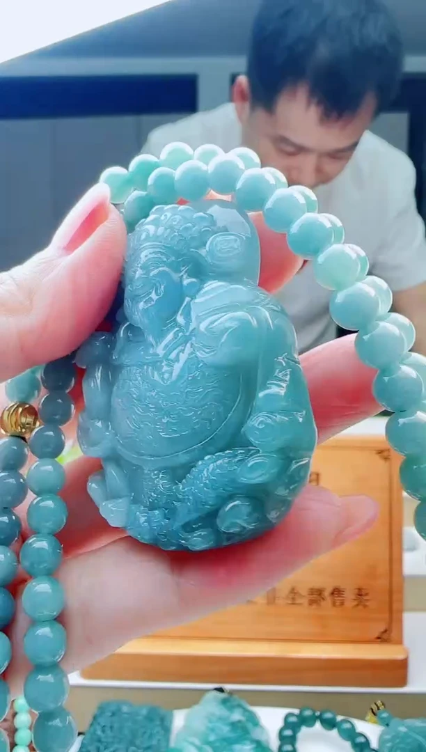 翡翠未镶嵌颈饰多样性发其中一