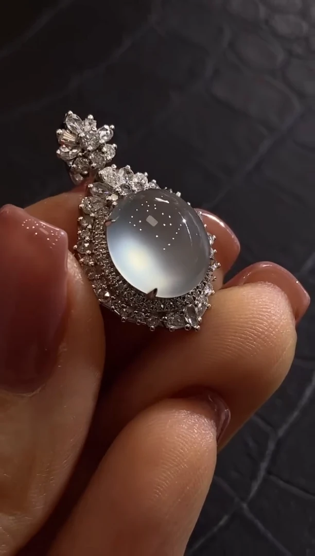 颈饰18K金镶嵌翡翠收到货48小时鉴赏期（超时不退不换）