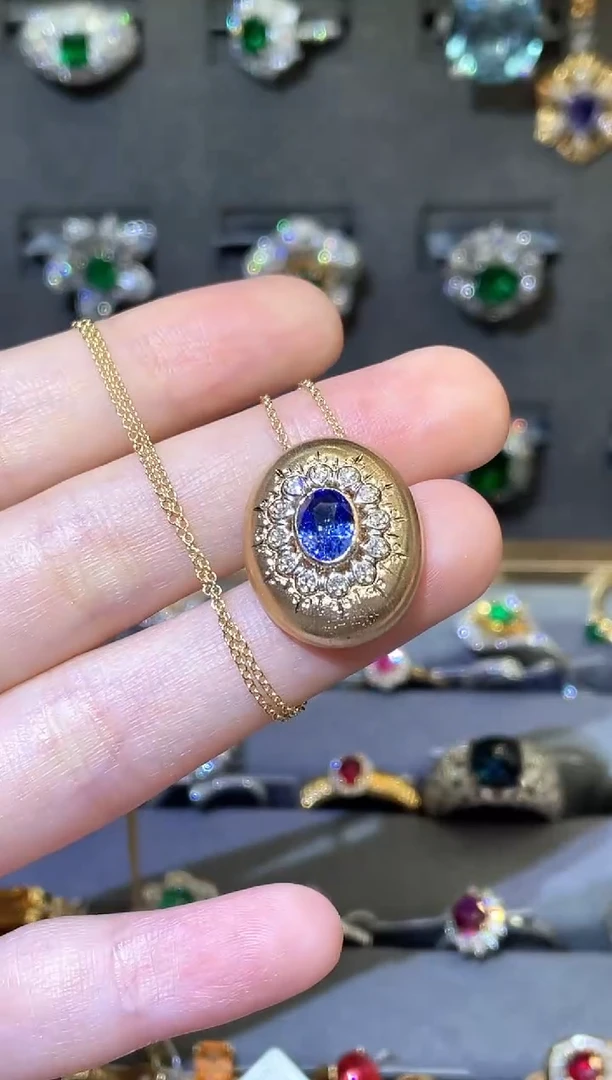 蓝宝石项链18K金镶嵌皇家蓝1.58ct
