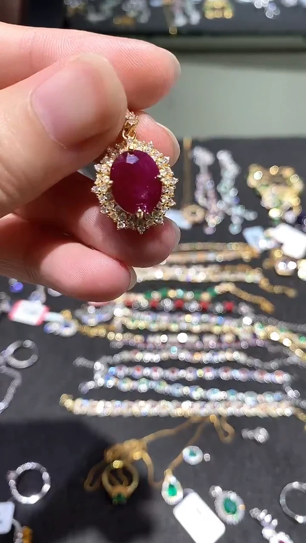 银S925镶嵌颈饰红宝石吊坠