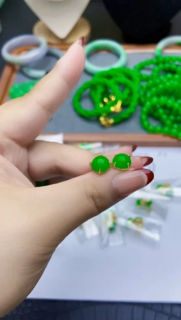 未镶嵌翡翠耳饰蛋面四爪耳钉