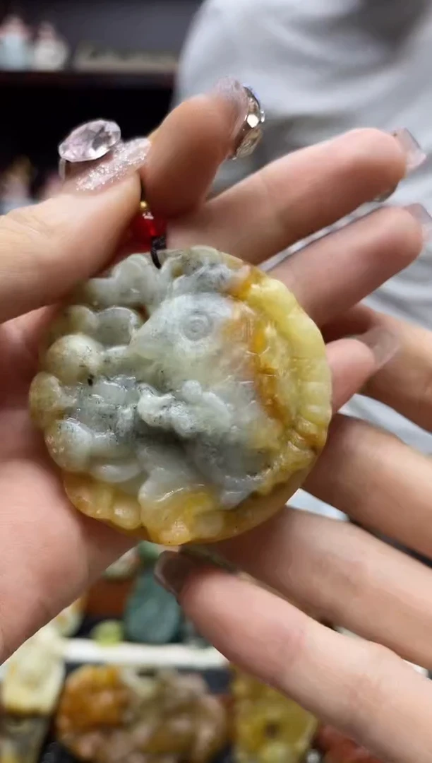 未镶嵌岫玉吊坠·