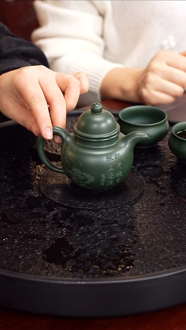 茶壶紫砂惠慧 掇球52 老绿泥 210毫升 配两只杯