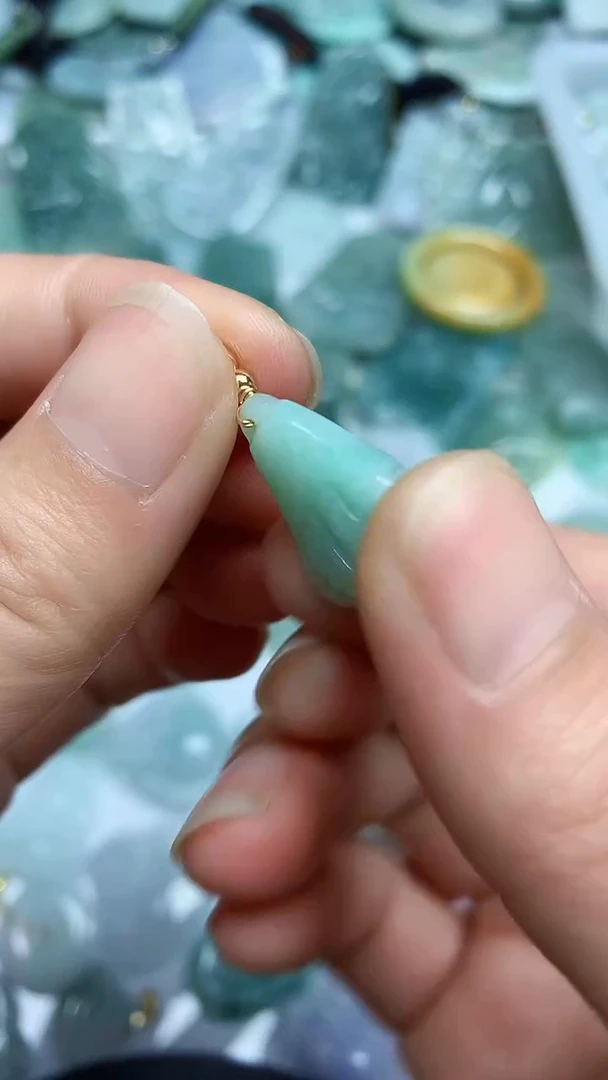 【闪购商品】翡翠颈饰未镶嵌臻露珠宝14387