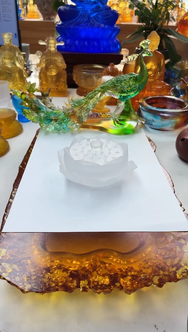 手工艺品琉璃莲花香炉白色12*5*7公分
