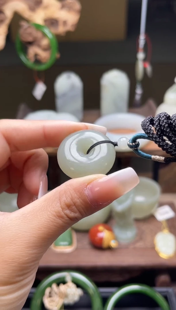 【闪购商品】和田玉吊坠未镶嵌且末青白平安扣9001642