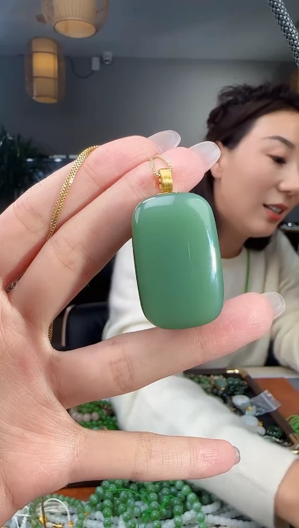 吊坠(不含链)18K金镶嵌和田玉1