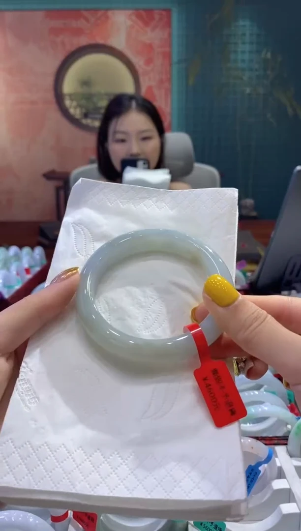 翡翠手镯未镶嵌多人07310