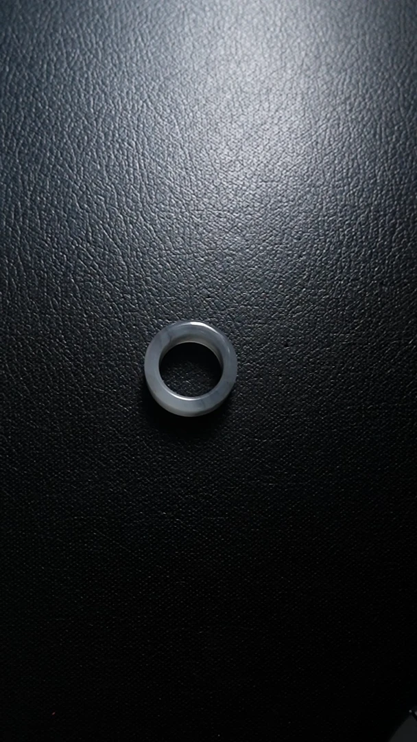 颈饰未镶嵌和田玉扳指