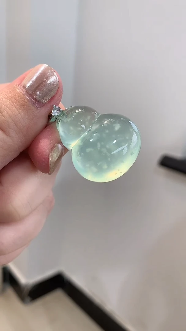 未镶嵌蛇纹石玉吊坠(不含链)葫芦