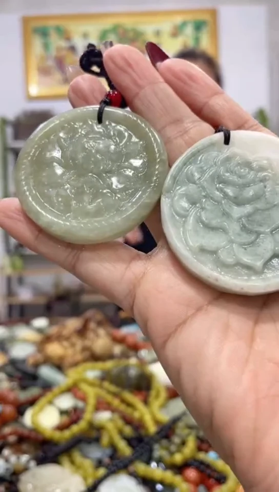 未镶嵌岫玉吊坠多样性发货发其中一件