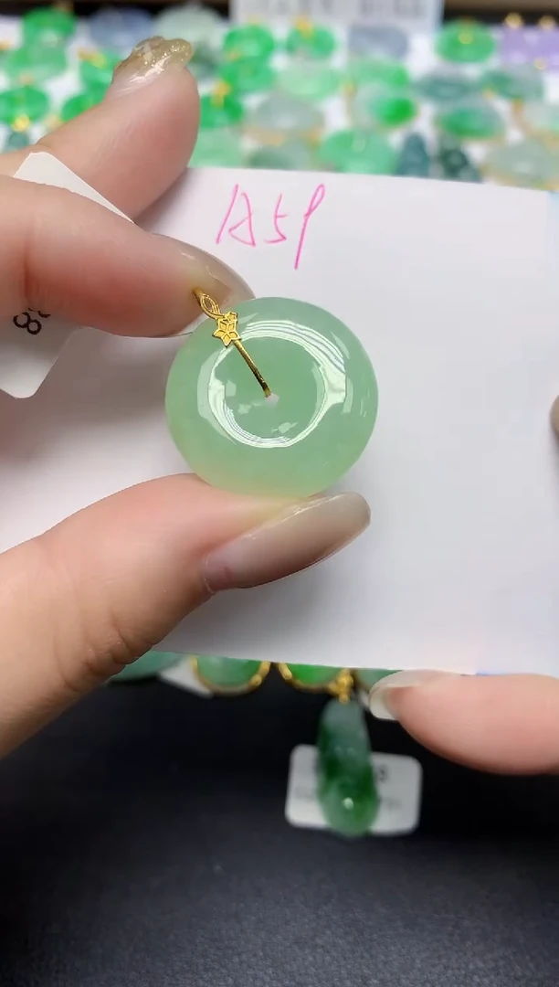 颈饰18K金镶嵌翡翠天然缅甸翡翠A货翡翠百元以上9元证书费自理