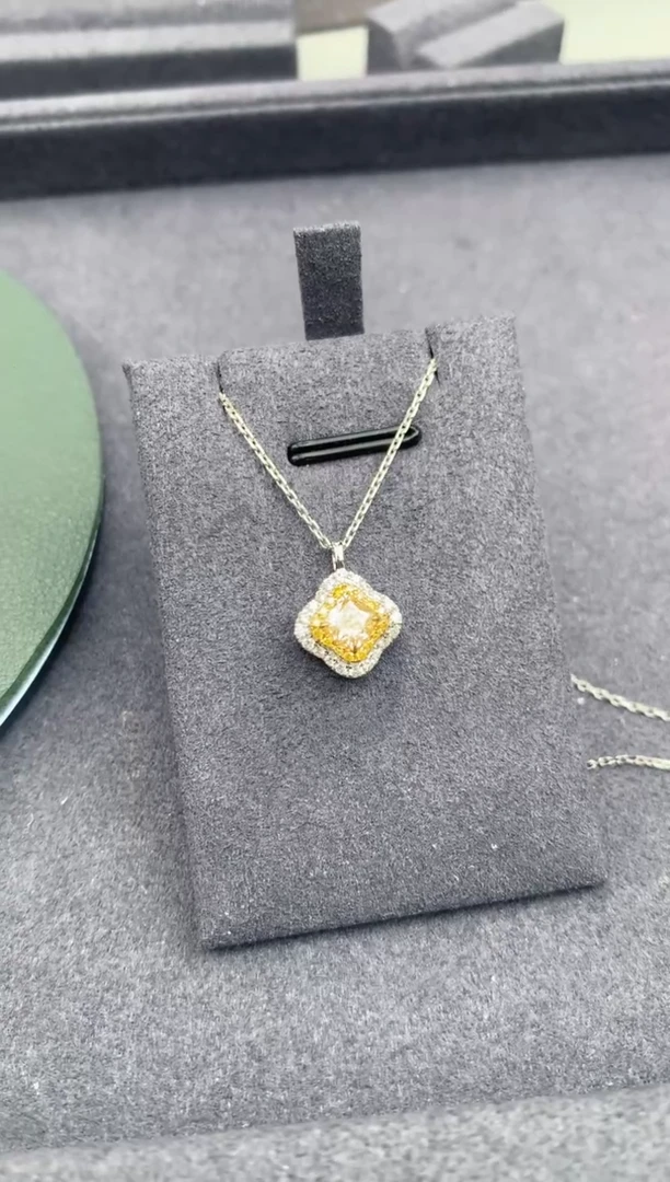 18K金镶嵌钻石颈饰0.57ct黄钻 FD