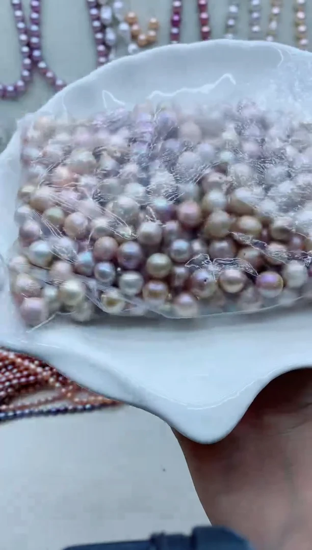 淡水珍珠未镶嵌吊坠(不含链)左**。淡水珍珠吊坠多样性发其一