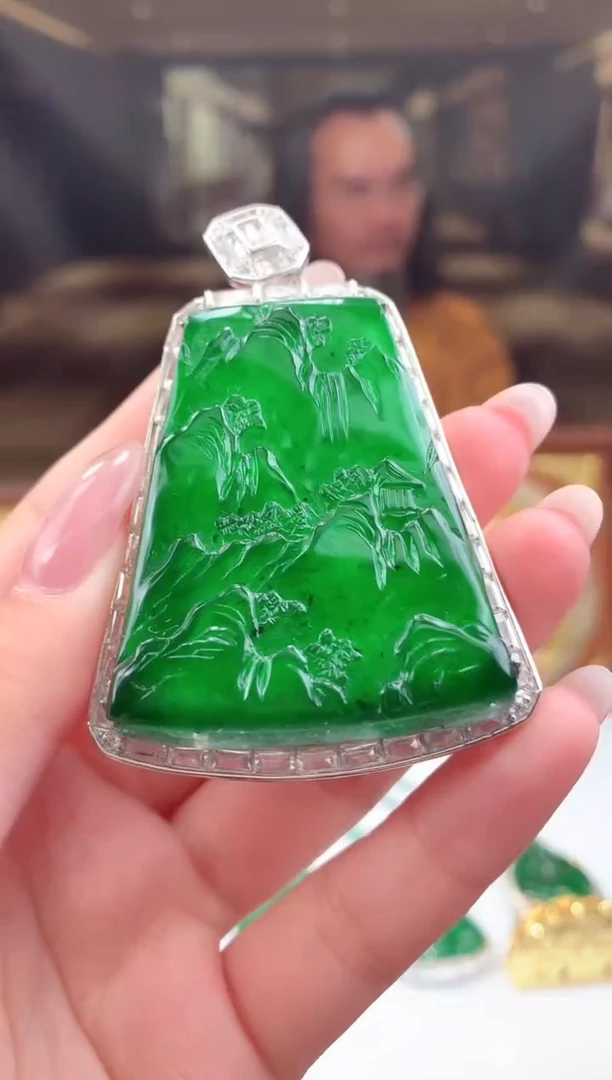 未镶嵌定制翡翠富***?天然翡翠（拍一发一)