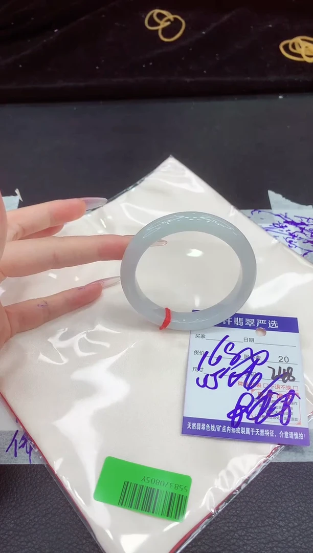 翡翠手镯未镶嵌1111111111111