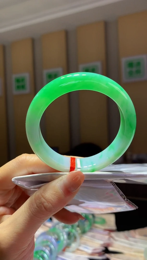 未镶嵌手镯翡翠-C141 圈口53.4 全款20万 定金2万