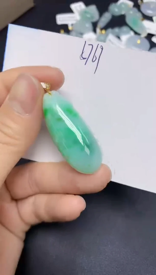 【闪购商品】翡翠挂件18K金镶嵌 天然翡翠A货