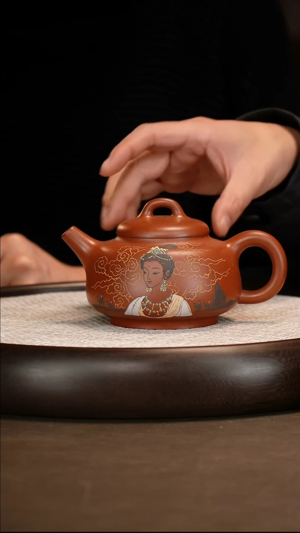 茶壶紫砂【吴顺华】铁红泥莲韵    420CC