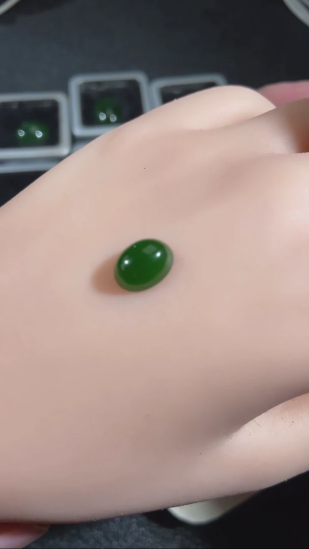 【闪购商品】翡翠裸石未镶嵌天然A货翡翠满色裸石蛋面