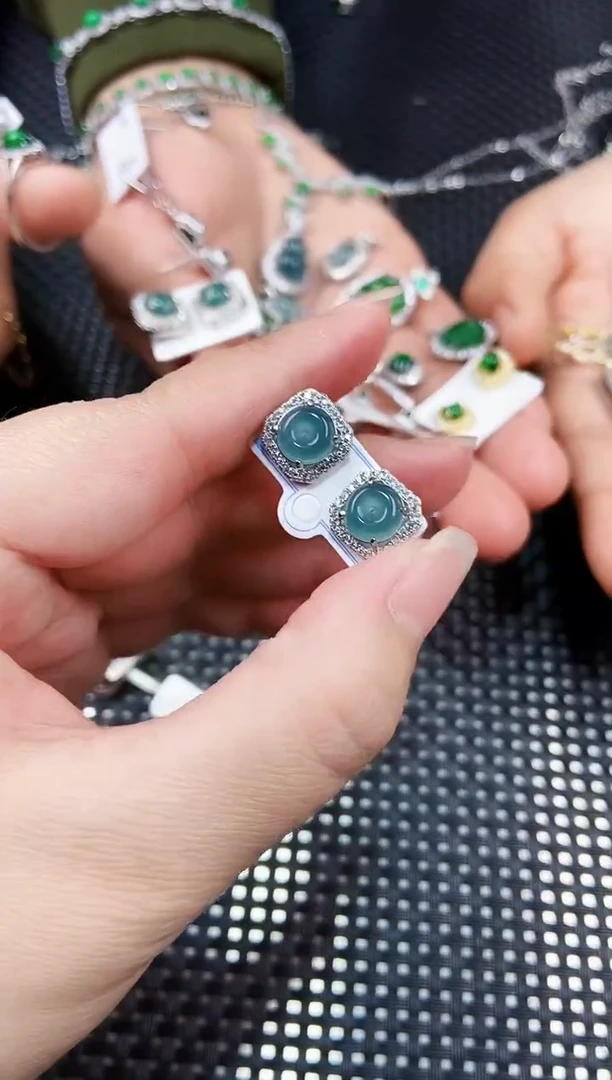 【闪购商品】翡翠耳饰未镶嵌11111111
