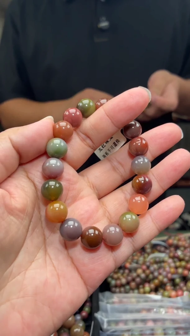 未镶嵌手串玛瑙/玉髓单圈手串一条约10mm多样性发货