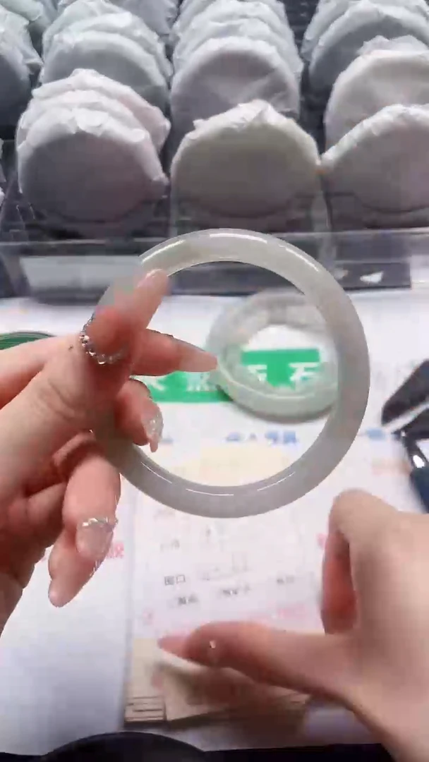 石英质玉手镯未镶嵌46-60.9