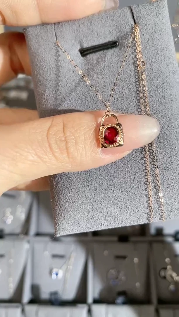 【闪购商品】碧玺颈饰18K金镶嵌项链