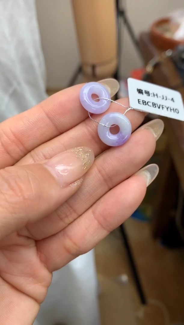 【闪购商品】翡翠颈饰未镶嵌甜甜圈一对